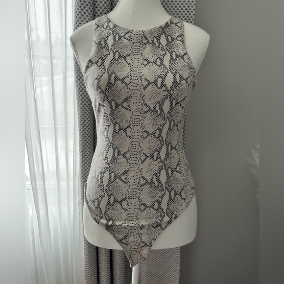 JLUXLABEL NEW Sleeveless Bodysuit - Picture 6 of 12